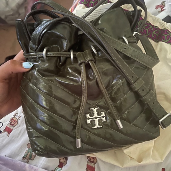 Tory Burch Kira bucket bag - Picture 2 of 5